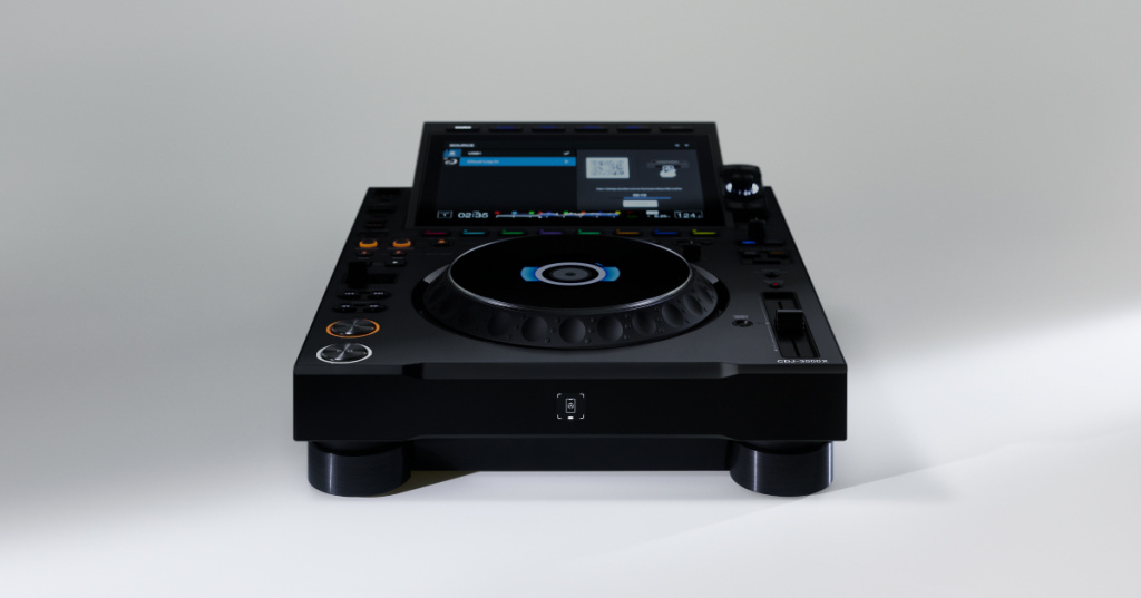 04_CDJ-3000X_WEB5_FB_1080_1080.jpg